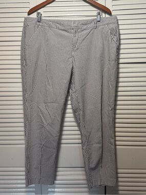 MERONA Classic White and Gray Seersucker Stripe Cotton Cropped Chino Pants 18